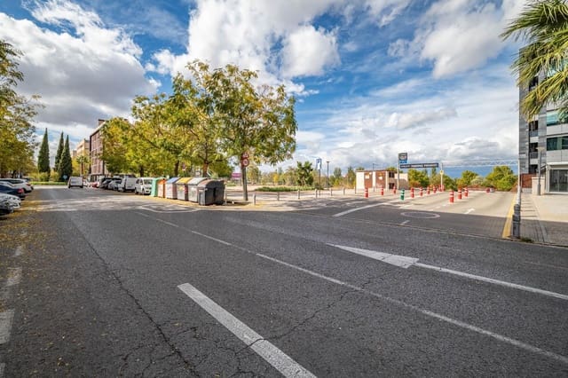 Garage te koop in Figares, Granada stad - € 35.000 (Ref: 9534202)