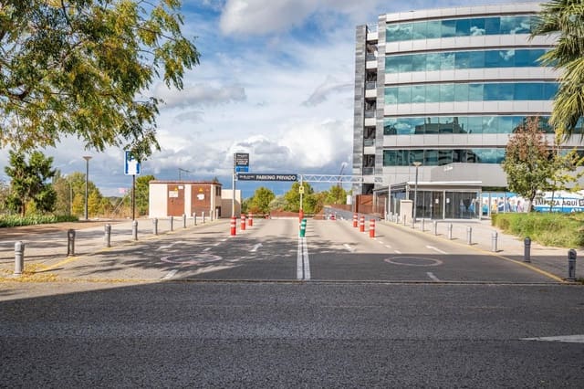 Garage te koop in Figares, Granada stad - € 35.000 (Ref: 9534202)