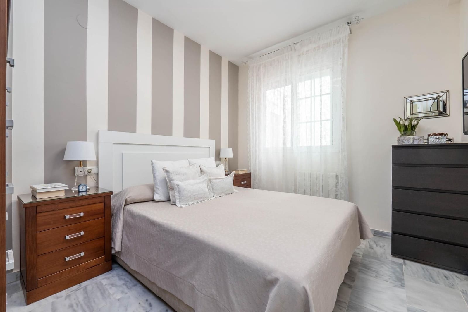 2 soveværelse Lejlighed til salg i Granada by - € 299.000 (Ref: 9534203)