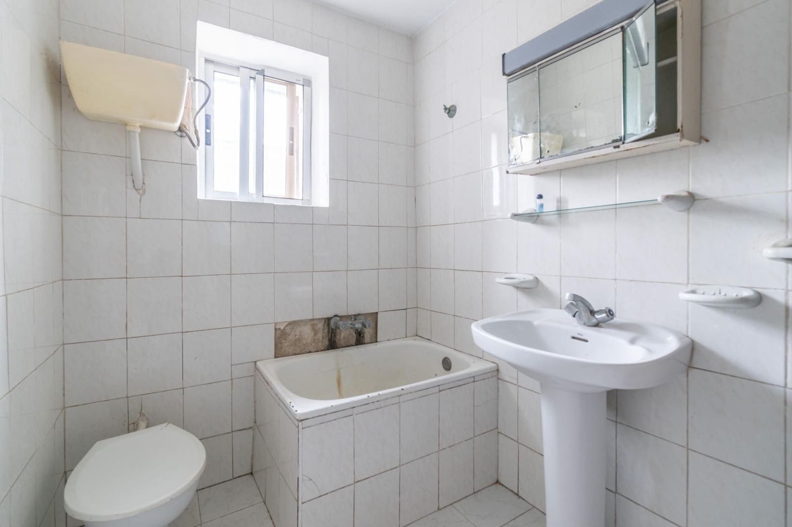 4 sovrum Finca/Hus på landet till salu i Arenas del Rey med garage - 165 000 € (Ref: 9534206)