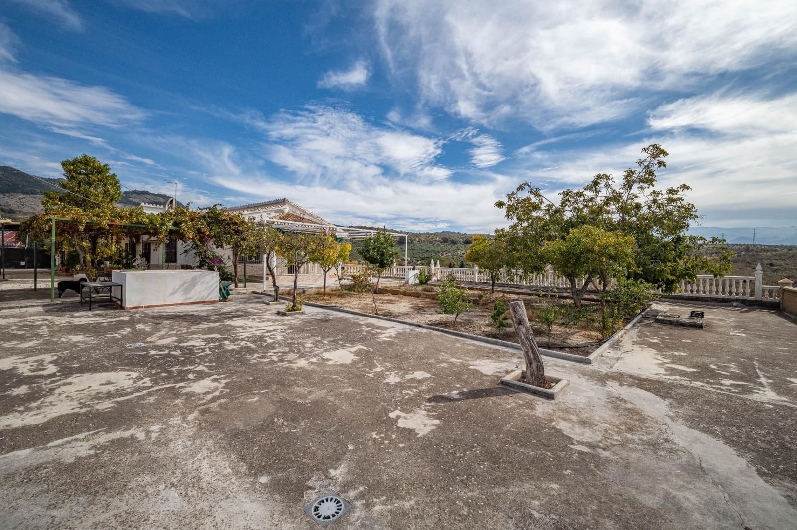 4 slaapkamer Finca/Landhuis te koop in Alfacar met garage - € 600.000 (Ref: 9534208)