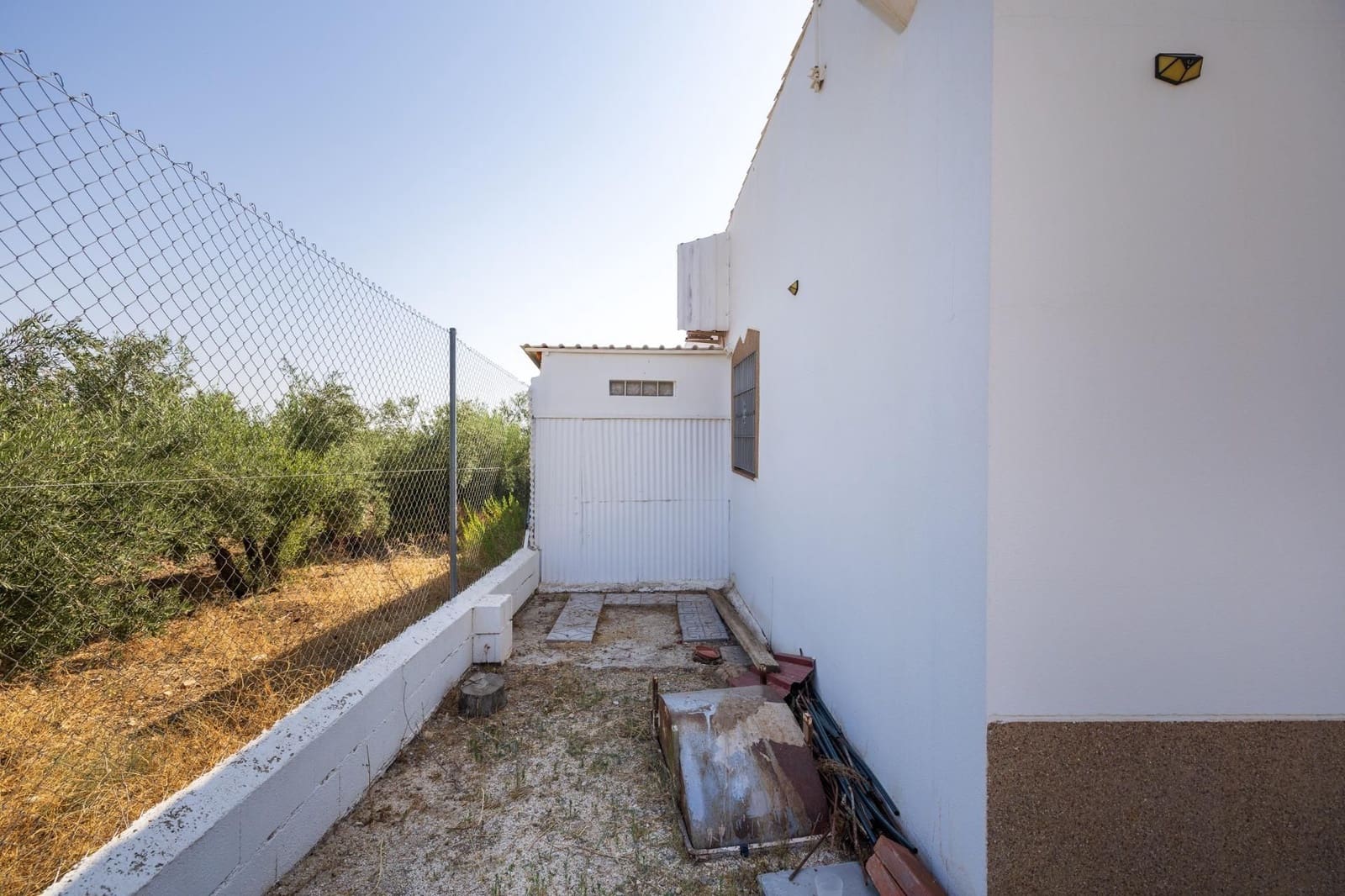 2 bedroom Finca/Country House for sale in Darro with garage - € 129,000 (Ref: 9534210)