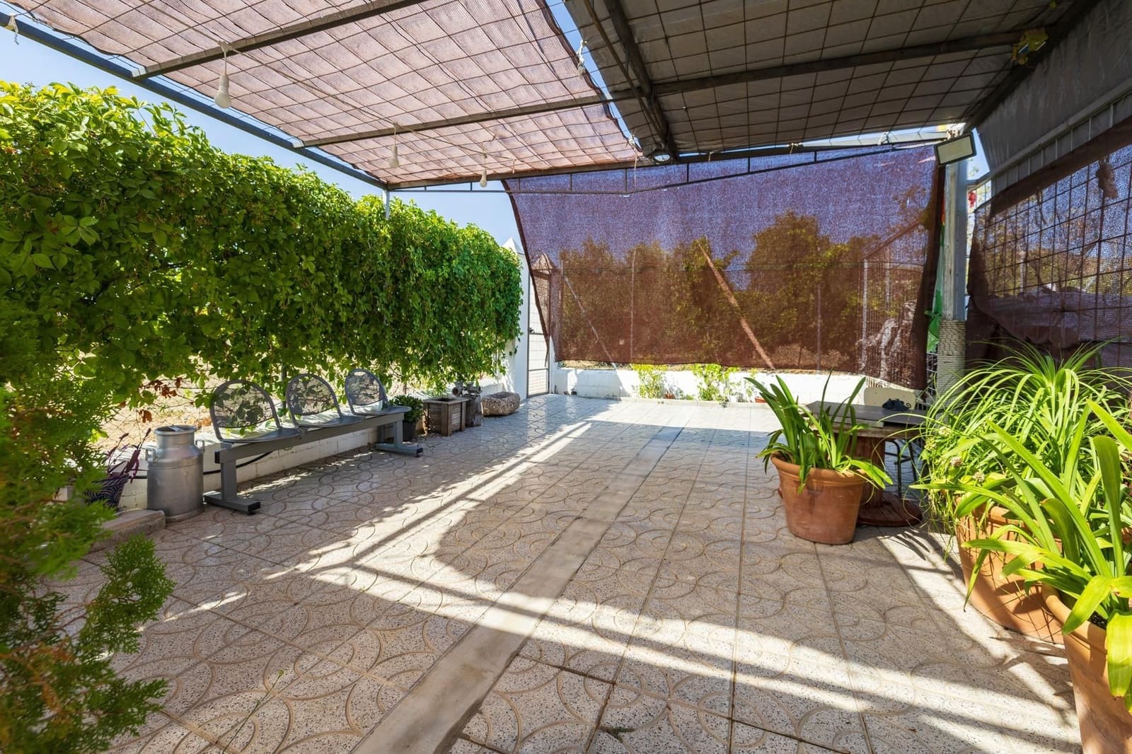 2 bedroom Finca/Country House for sale in Darro with garage - € 129,000 (Ref: 9534210)