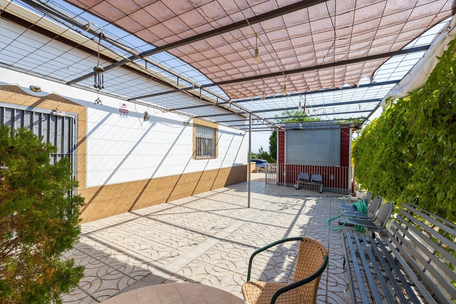 2 bedroom Finca/Country House for sale in Darro with garage - € 129,000 (Ref: 9534210)