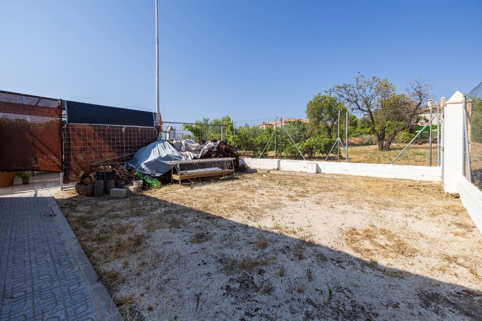 2 bedroom Finca/Country House for sale in Darro with garage - € 129,000 (Ref: 9534210)