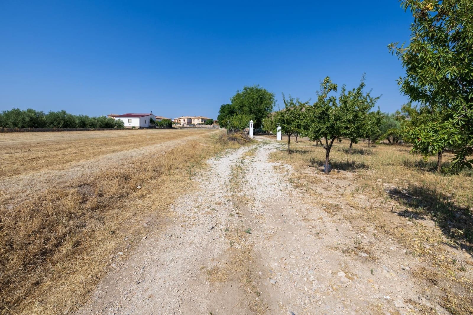 2 bedroom Finca/Country House for sale in Darro with garage - € 129,000 (Ref: 9534210)