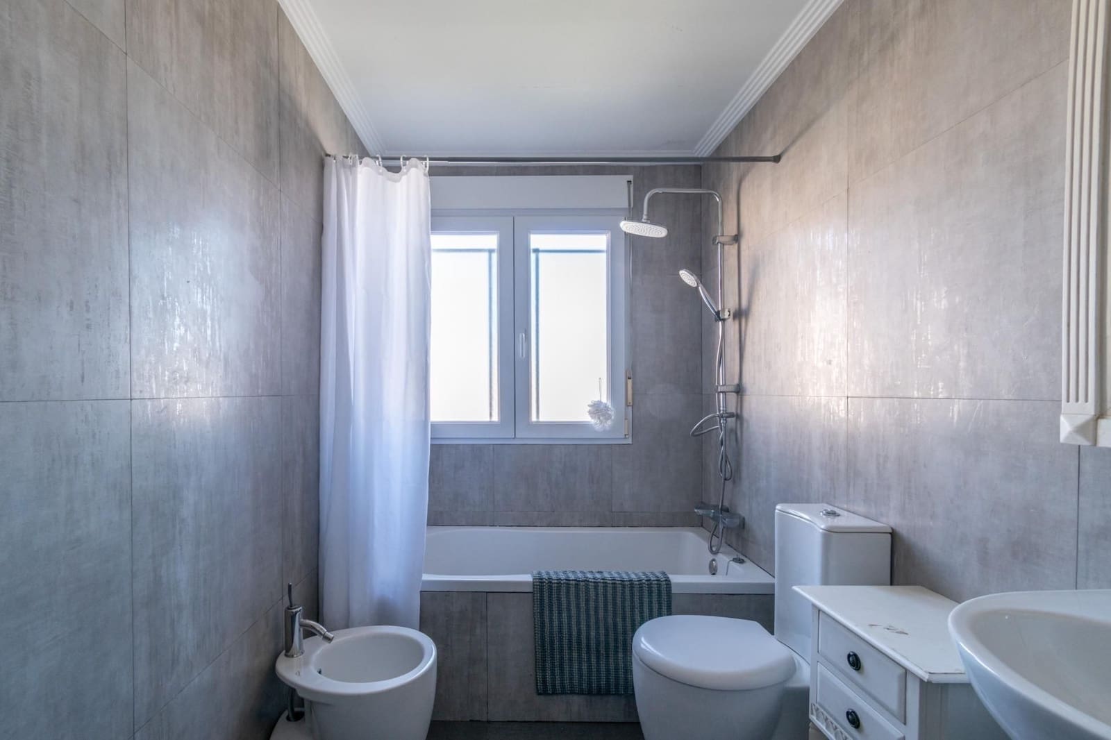 5 sypialnia Willa na sprzedaż w La Zubia z garażem - 309 000 € (Ref: 9534211)