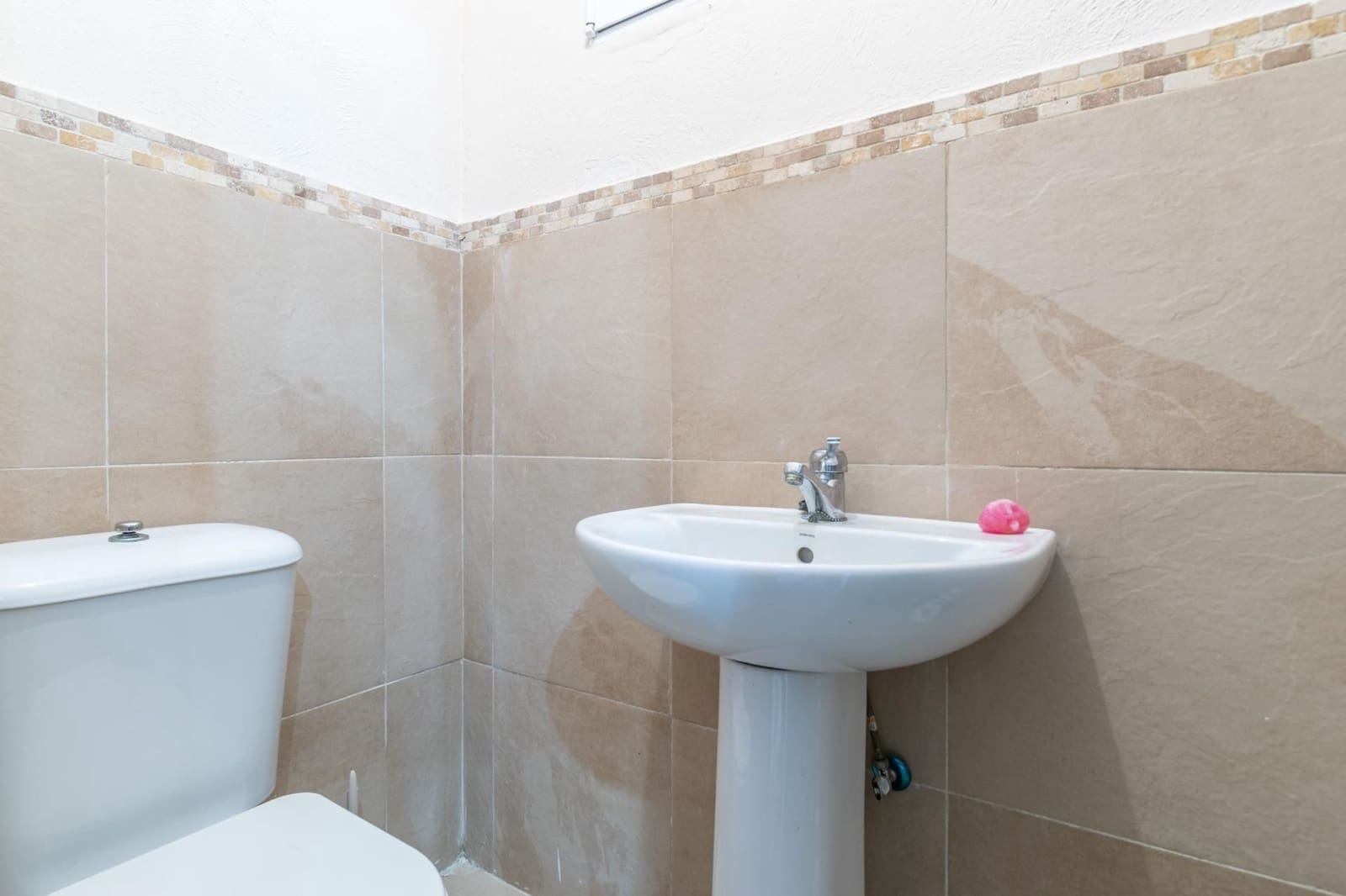 5 sypialnia Willa na sprzedaż w La Zubia z garażem - 309 000 € (Ref: 9534211)