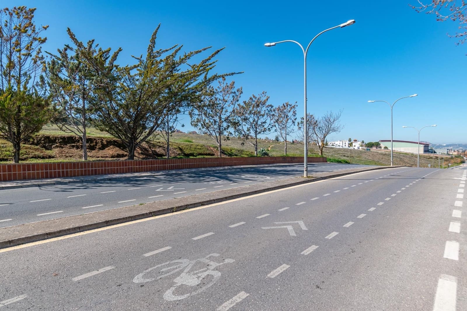 5 sypialnia Willa na sprzedaż w La Zubia z garażem - 309 000 € (Ref: 9534211)