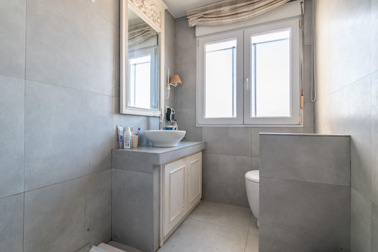 5 sypialnia Willa na sprzedaż w La Zubia z garażem - 309 000 € (Ref: 9534211)