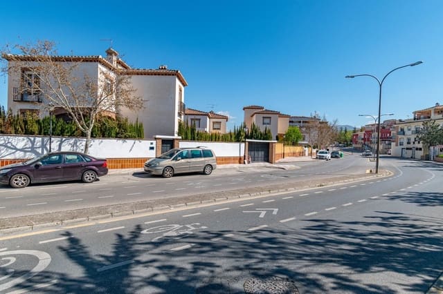 5 sovrum Villa till salu i La Zubia med garage - 309 000 € (Ref: 9534211)