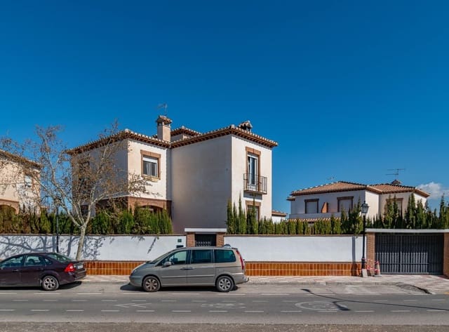 5 sovrum Villa till salu i La Zubia med garage - 309 000 € (Ref: 9534211)