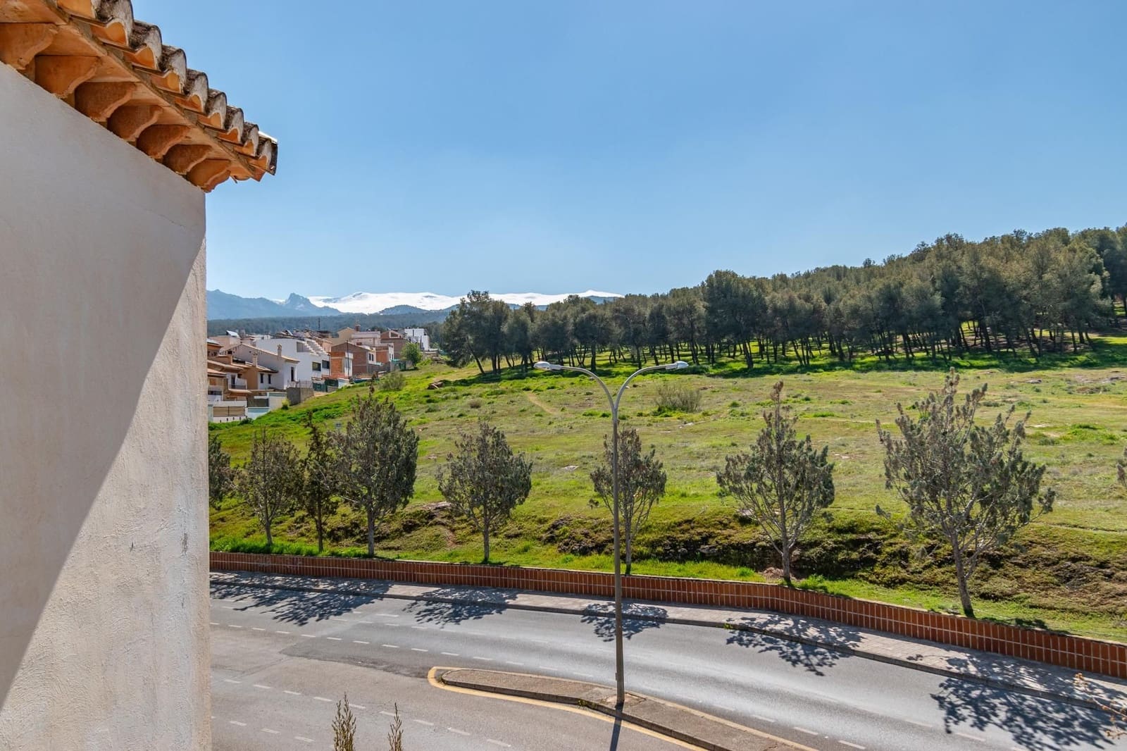 5 sypialnia Willa na sprzedaż w La Zubia z garażem - 309 000 € (Ref: 9534211)