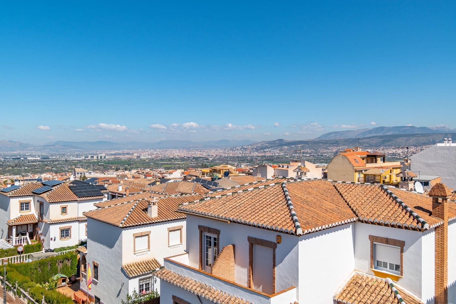 5 sypialnia Willa na sprzedaż w La Zubia z garażem - 309 000 € (Ref: 9534211)