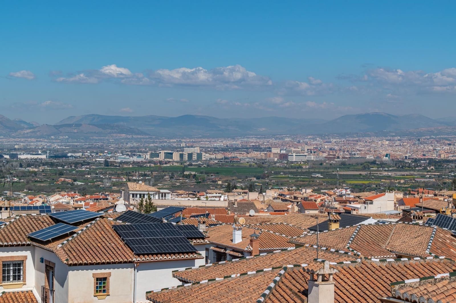 5 sypialnia Willa na sprzedaż w La Zubia z garażem - 309 000 € (Ref: 9534211)