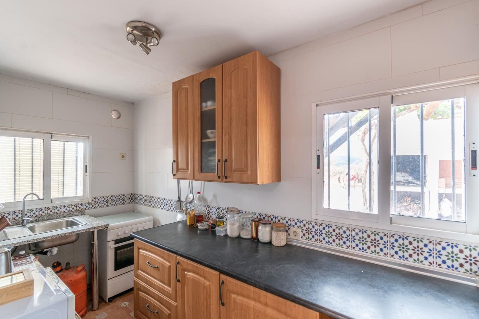 Finca/Casa Rural de 6 habitaciones en La Peza en venta con piscina garaje - 270.000 € (Ref: 9534218)