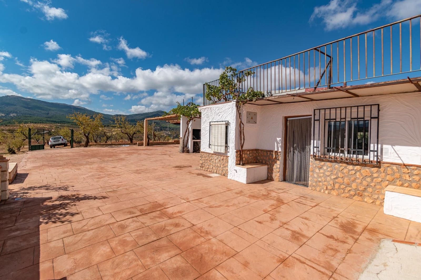Finca/Casa Rural de 6 habitaciones en La Peza en venta con piscina garaje - 270.000 € (Ref: 9534218)