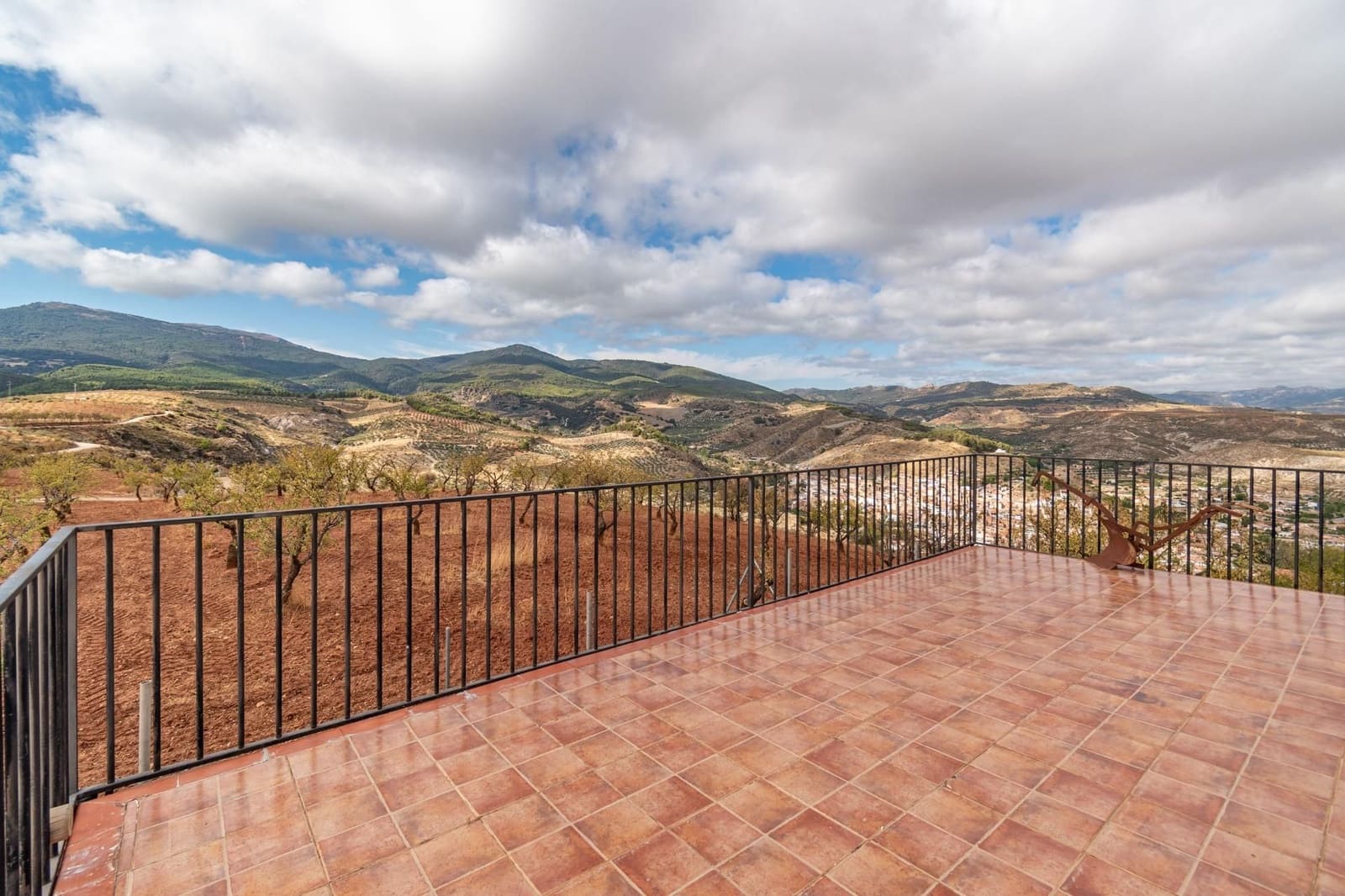 Finca/Casa Rural de 6 habitaciones en La Peza en venta con piscina garaje - 270.000 € (Ref: 9534218)