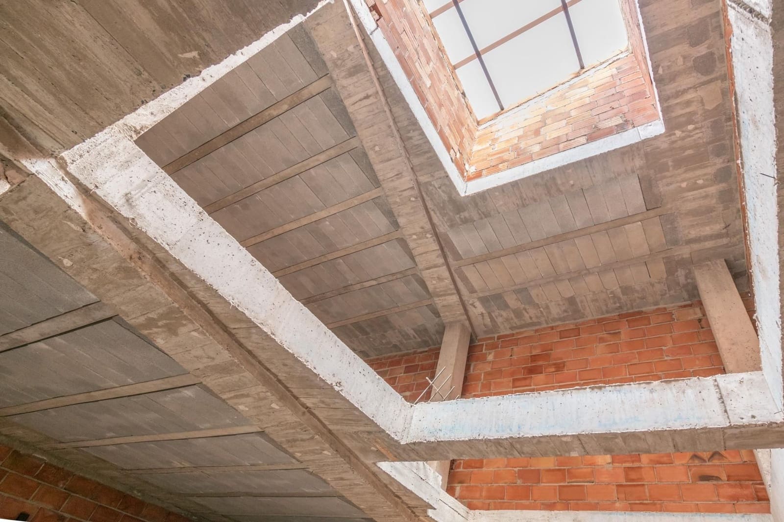 Commercial for sale in La Peza - € 150,000 (Ref: 9534219)