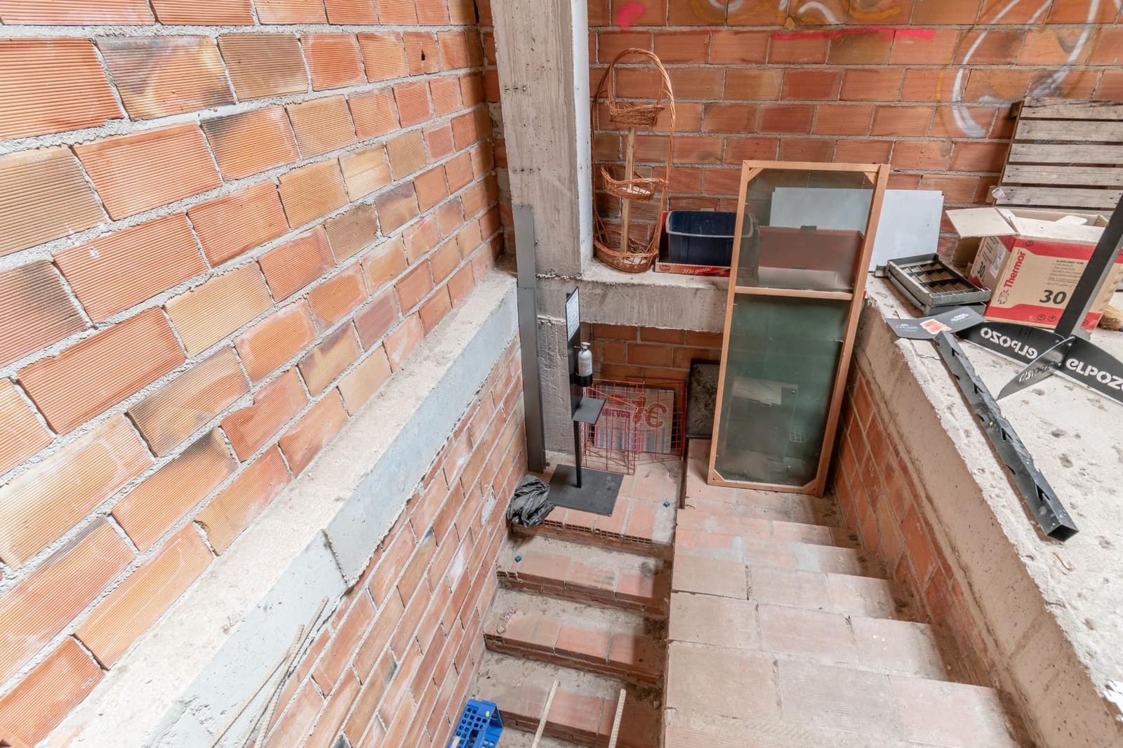 Commercial for sale in La Peza - € 150,000 (Ref: 9534219)