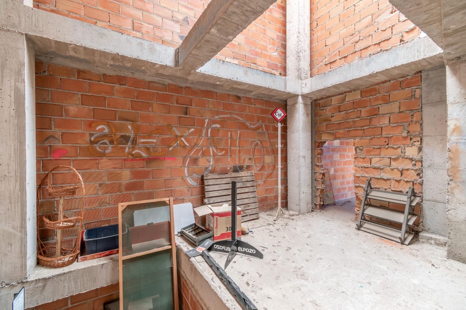 Commercial for sale in La Peza - € 150,000 (Ref: 9534219)