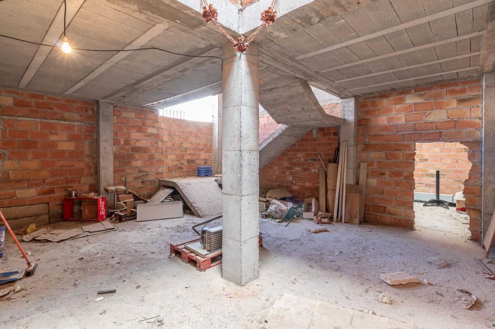 Commercial for sale in La Peza - € 150,000 (Ref: 9534219)