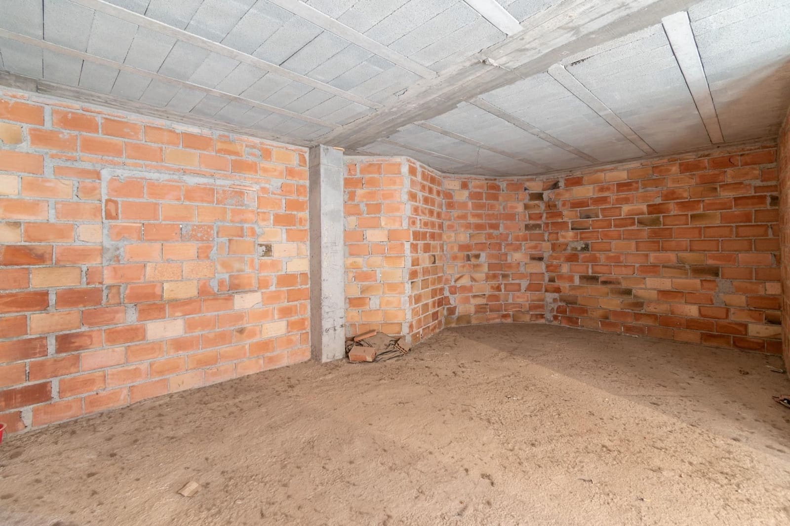 Commercial for sale in La Peza - € 150,000 (Ref: 9534219)