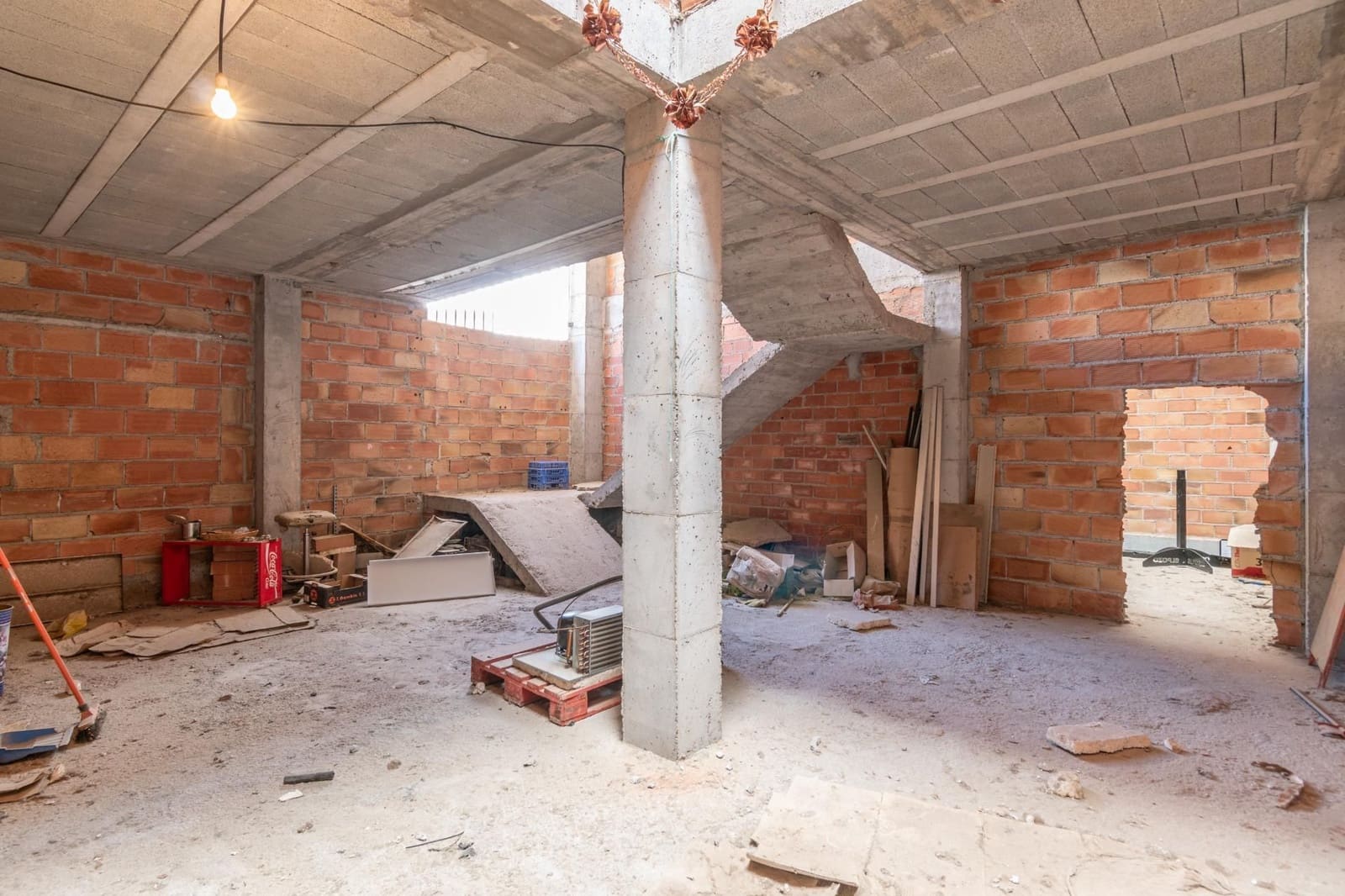 Commercial for sale in La Peza - € 150,000 (Ref: 9534219)