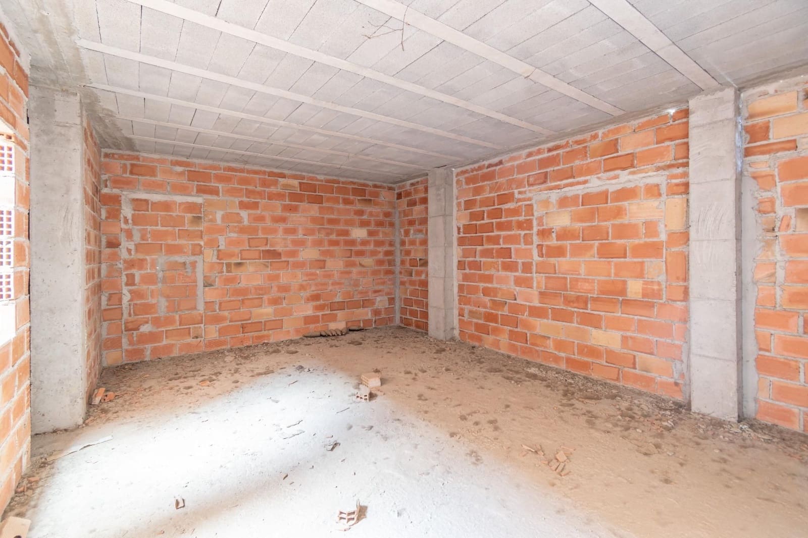 Commercial for sale in La Peza - € 150,000 (Ref: 9534219)