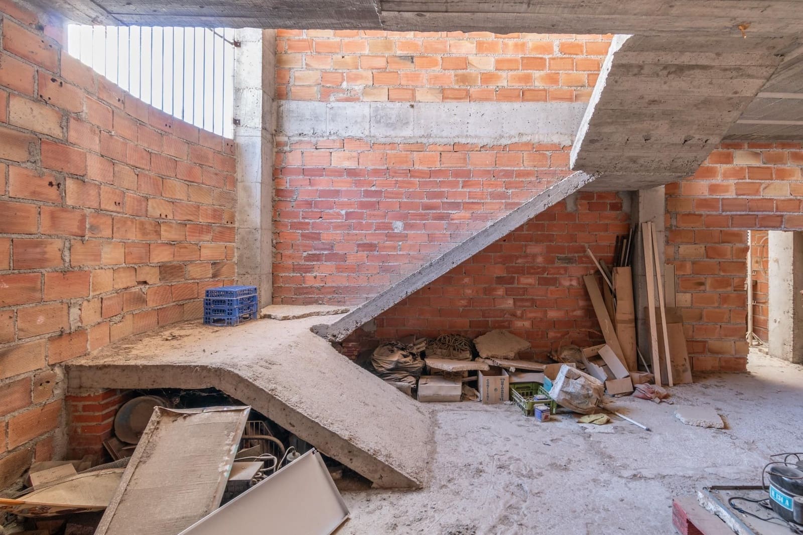 Commercial for sale in La Peza - € 150,000 (Ref: 9534219)