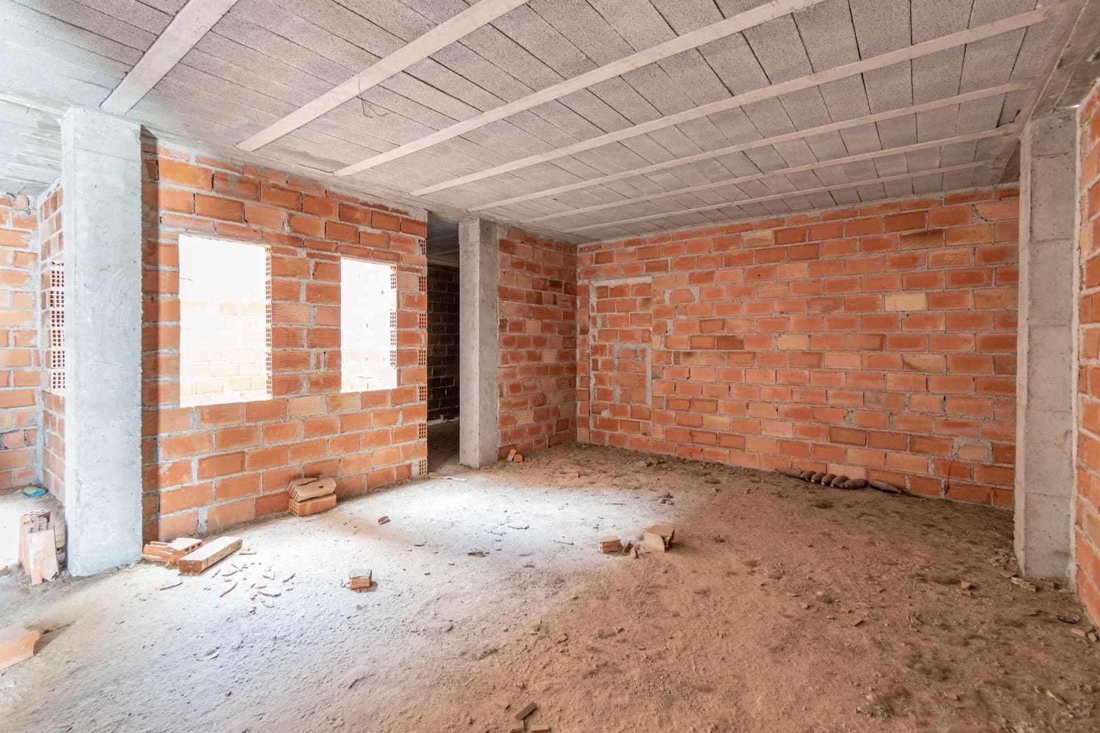 Commercial for sale in La Peza - € 150,000 (Ref: 9534219)