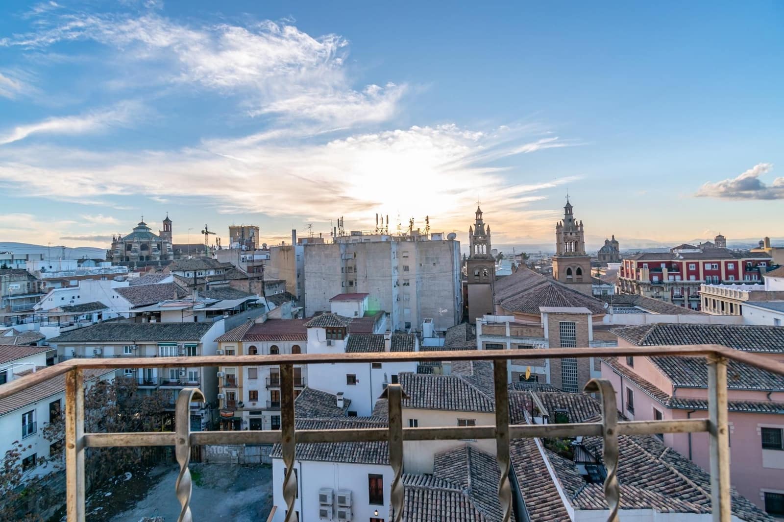 Haus zu verkaufen in Granada Stadt - 590.000 € (Ref: 9534221)