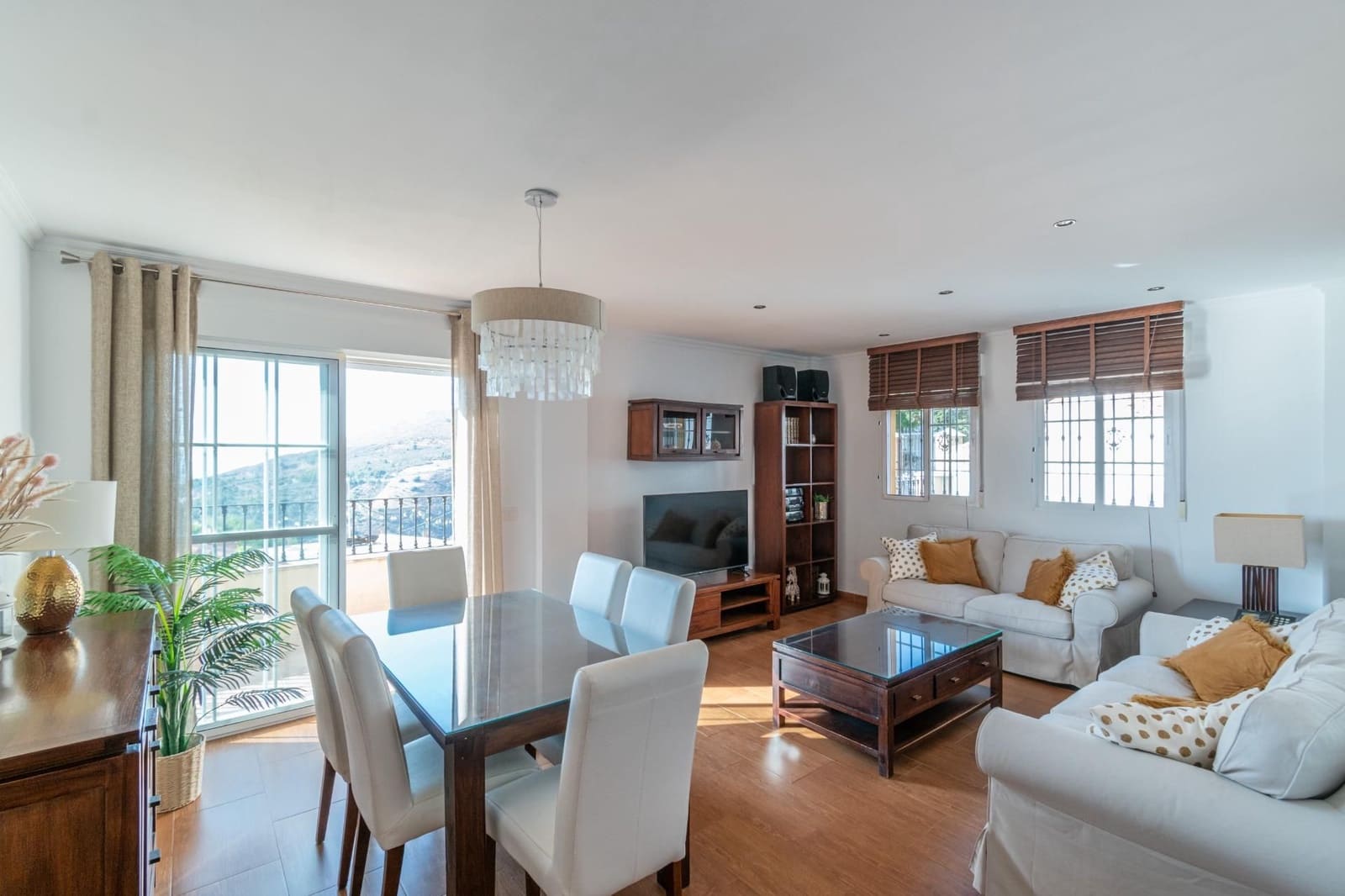 Chalet de 5 habitaciones en Gualchos en venta con garaje - 355.000 € (Ref: 9534223)