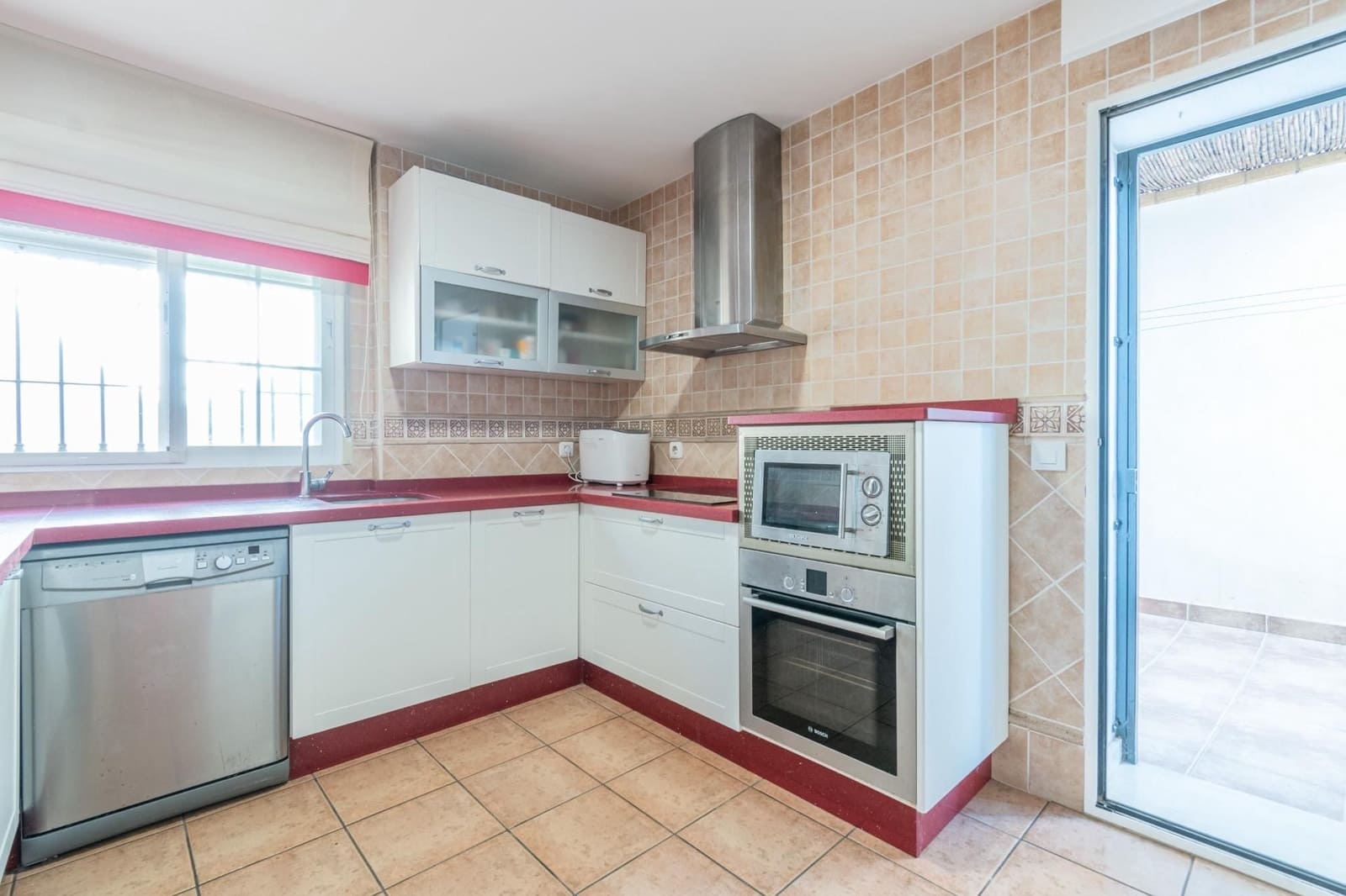 Chalet de 5 habitaciones en Gualchos en venta con garaje - 355.000 € (Ref: 9534223)