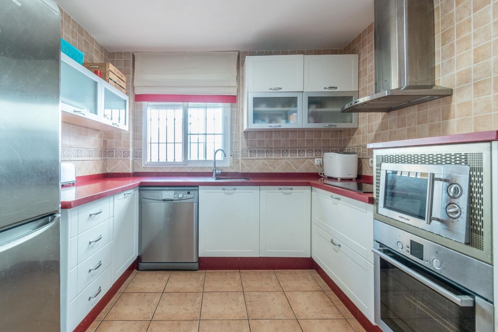 Chalet de 5 habitaciones en Gualchos en venta con garaje - 355.000 € (Ref: 9534223)