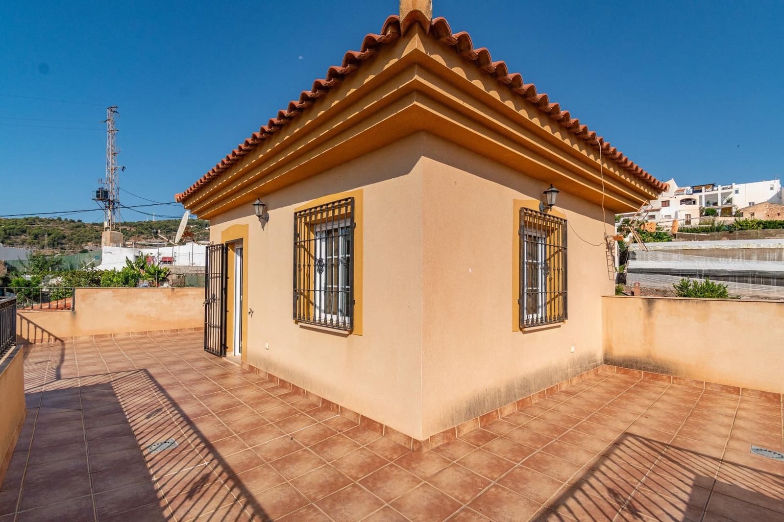 Chalet de 5 habitaciones en Gualchos en venta con garaje - 355.000 € (Ref: 9534223)