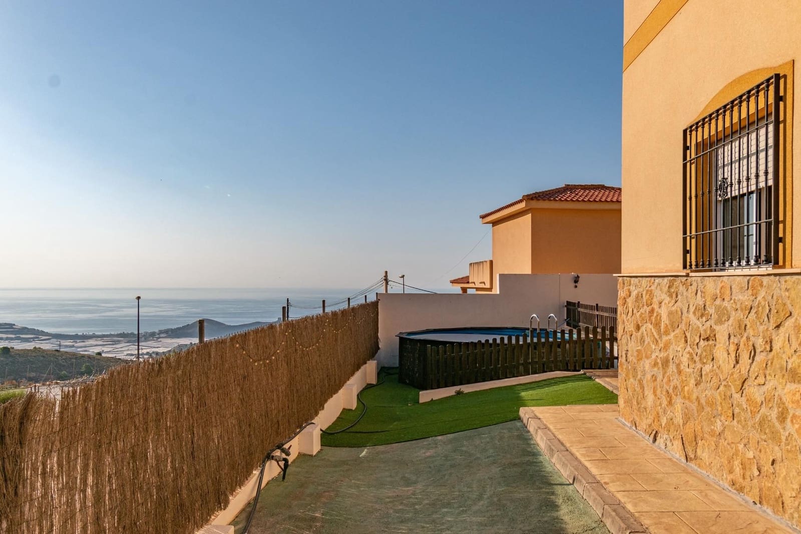 Chalet de 5 habitaciones en Gualchos en venta con garaje - 355.000 € (Ref: 9534223)