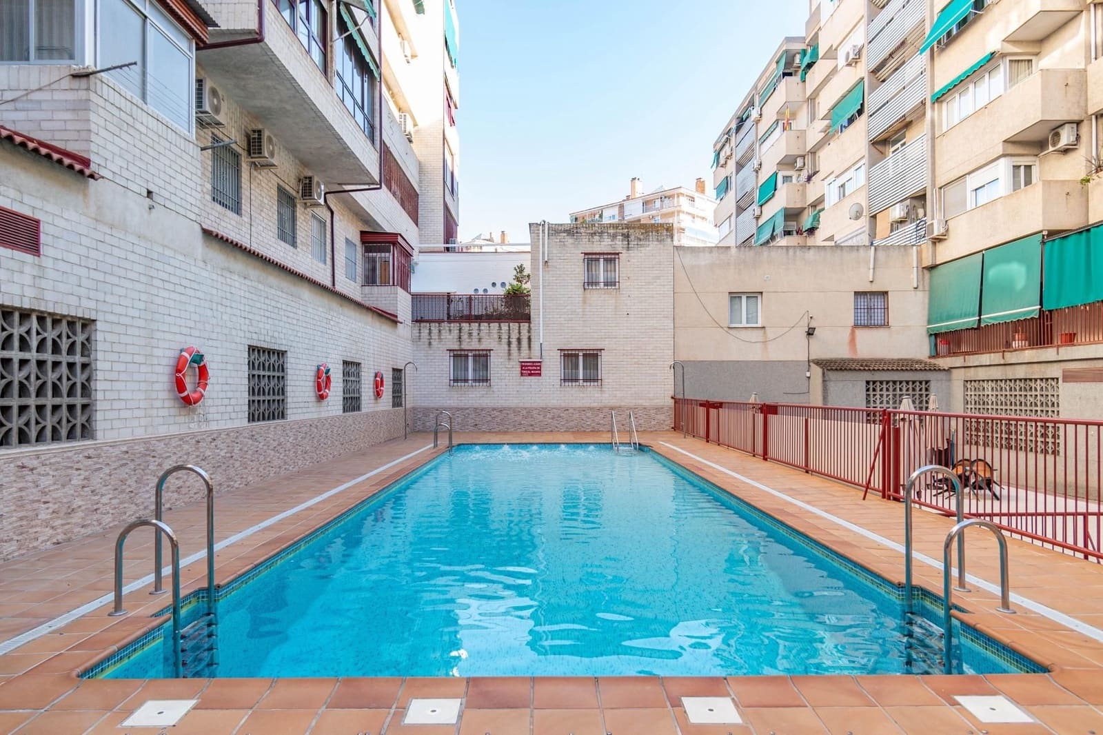 4 sovrum Lägenhet till salu i Granada stad med pool garage - 345 000 € (Ref: 9534224)