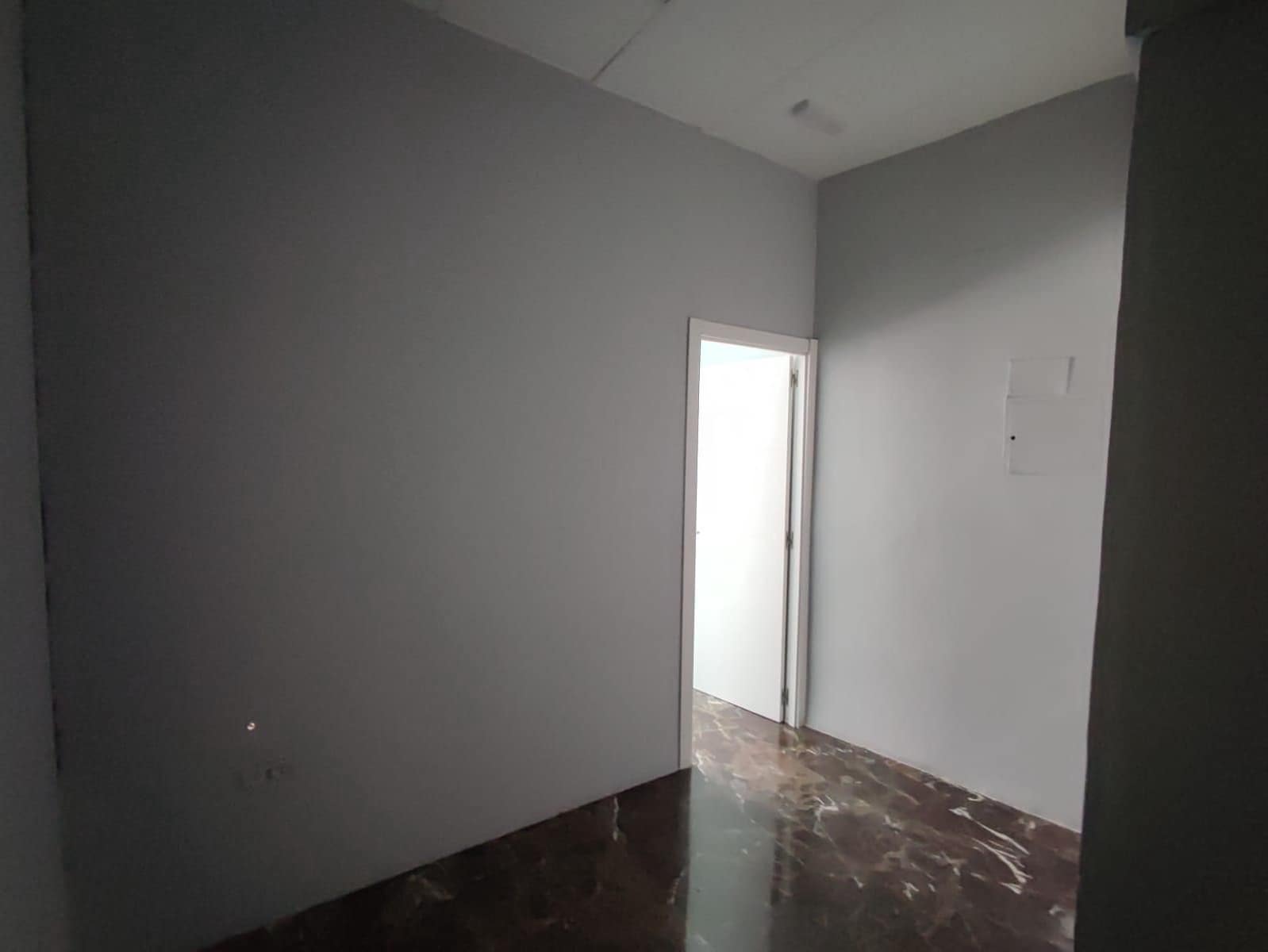 Commercieel te huur in Granada stad - € 900 (Ref: 9534227)