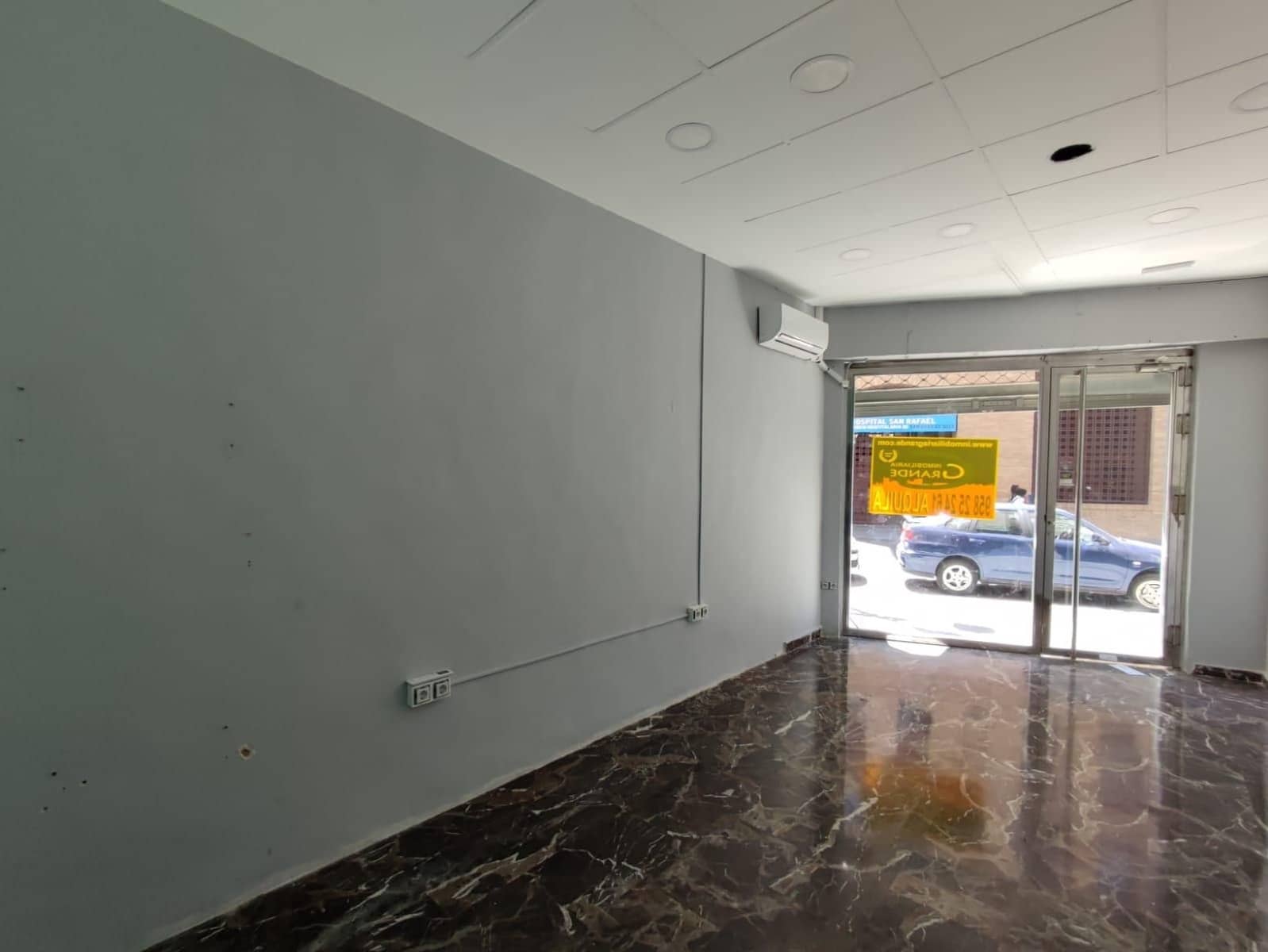 Commercieel te huur in Granada stad - € 900 (Ref: 9534227)