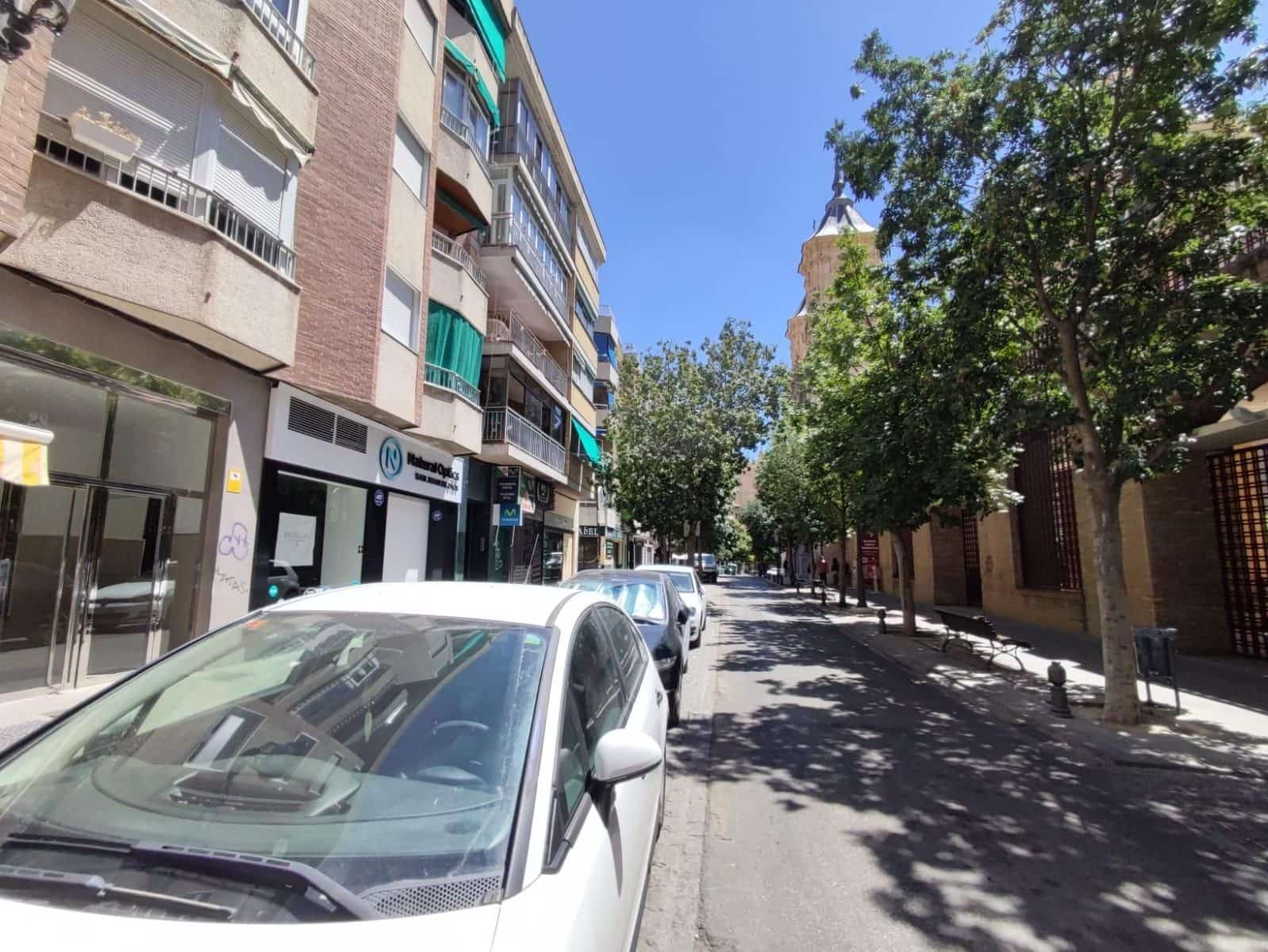 Commercieel te huur in Granada stad - € 900 (Ref: 9534227)