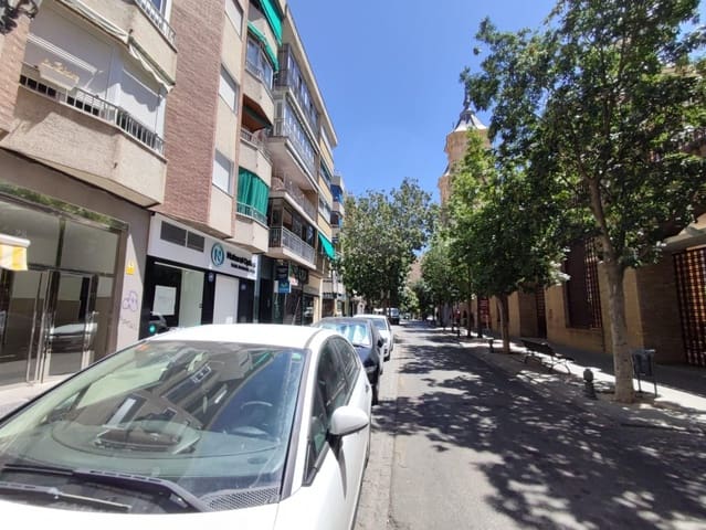 Commercieel te huur in Centro - Sagrario, Granada stad - € 900 (Ref: 9534227)