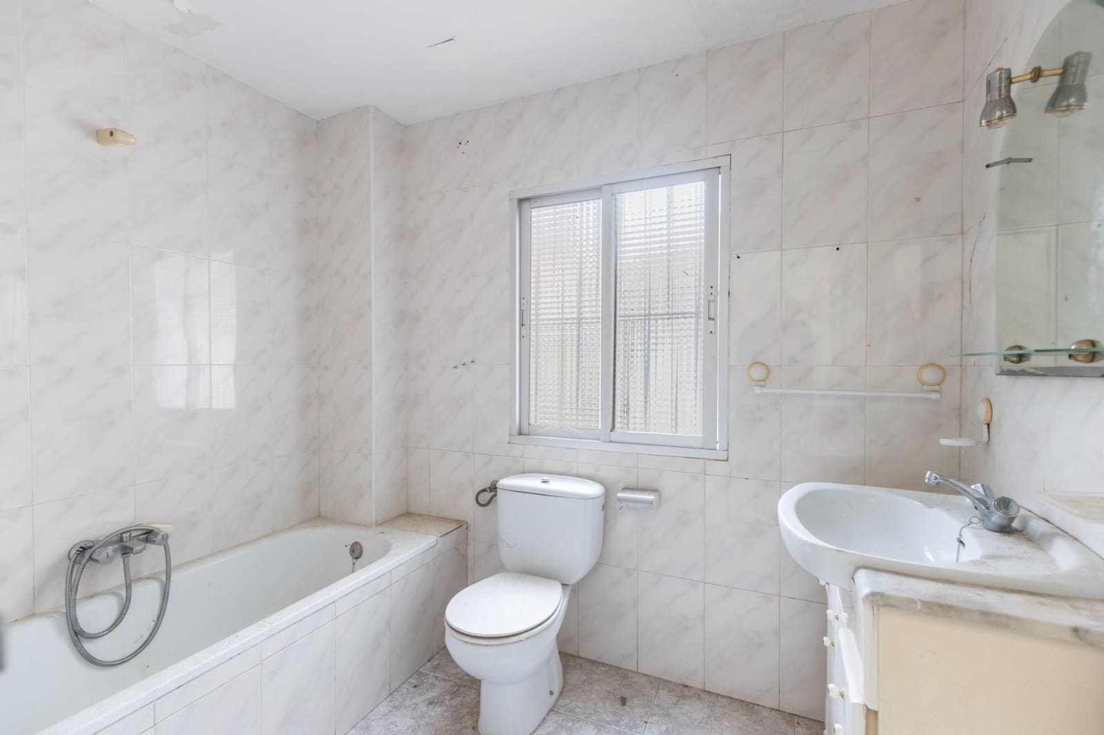 5 makuuhuone Omakotitalo myytävänä paikassa Campotejar - 49 000 € (Ref: 9534228)