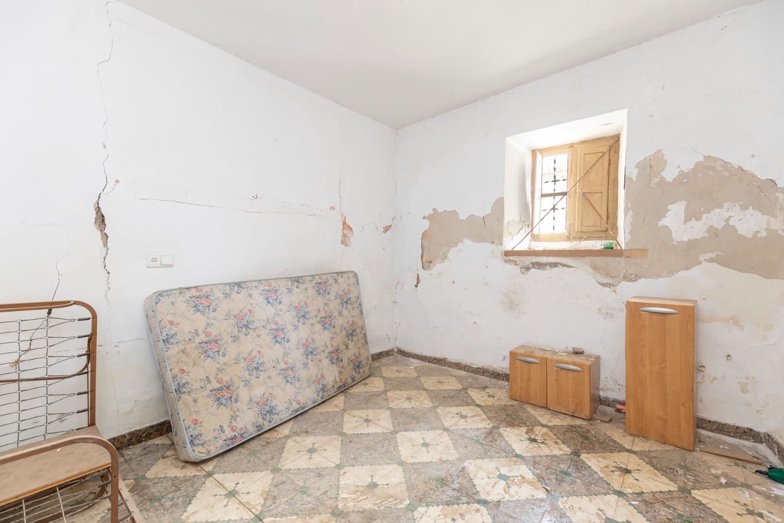 5 makuuhuone Omakotitalo myytävänä paikassa Campotejar - 49 000 € (Ref: 9534228)