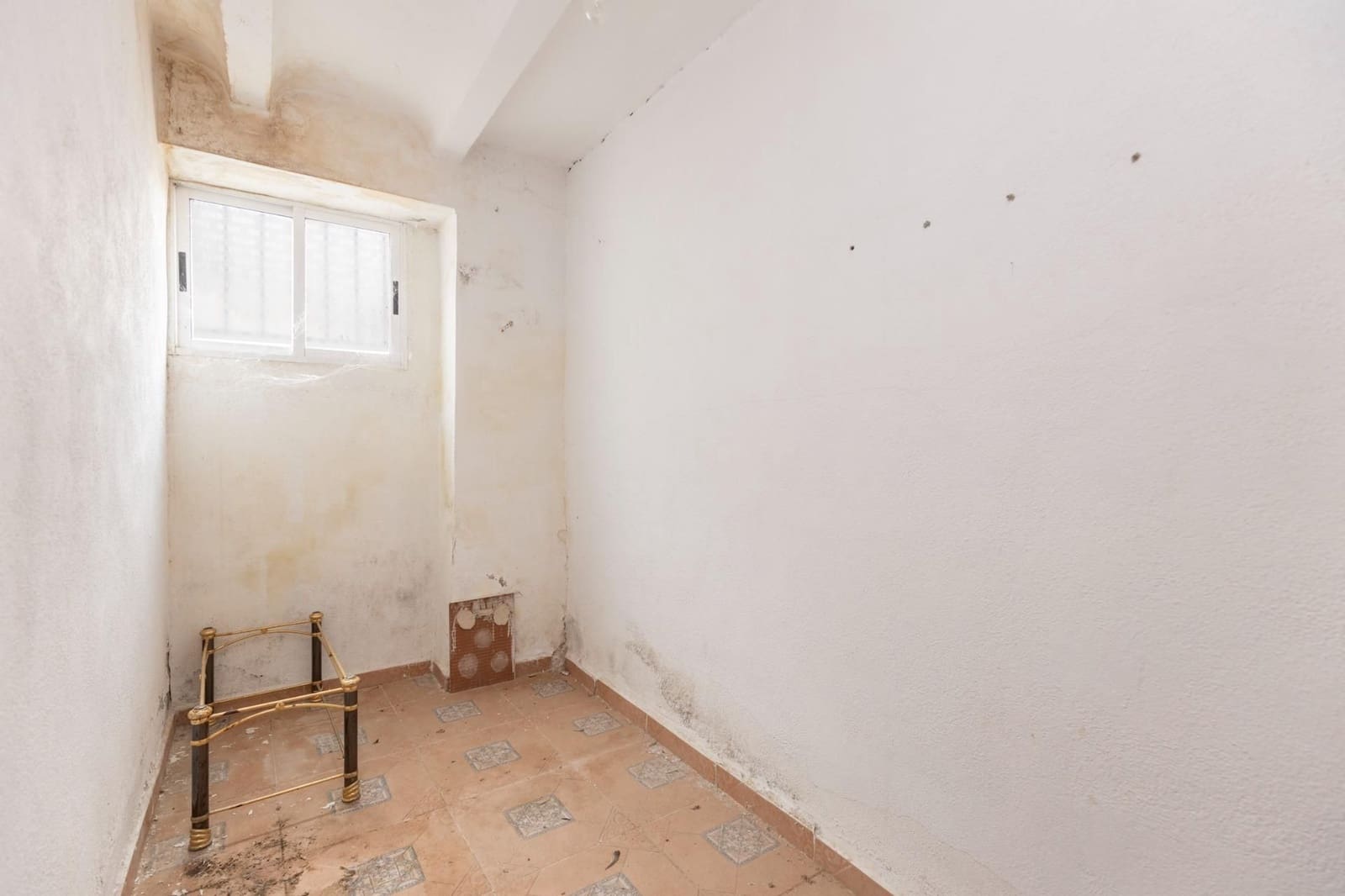 5 makuuhuone Omakotitalo myytävänä paikassa Campotejar - 49 000 € (Ref: 9534228)