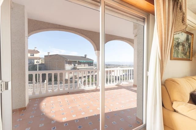 5 chambre Villa/Maison Semi-Mitoyenne à vendre à Jun avec garage - 270 000 € (Ref: 9534233)