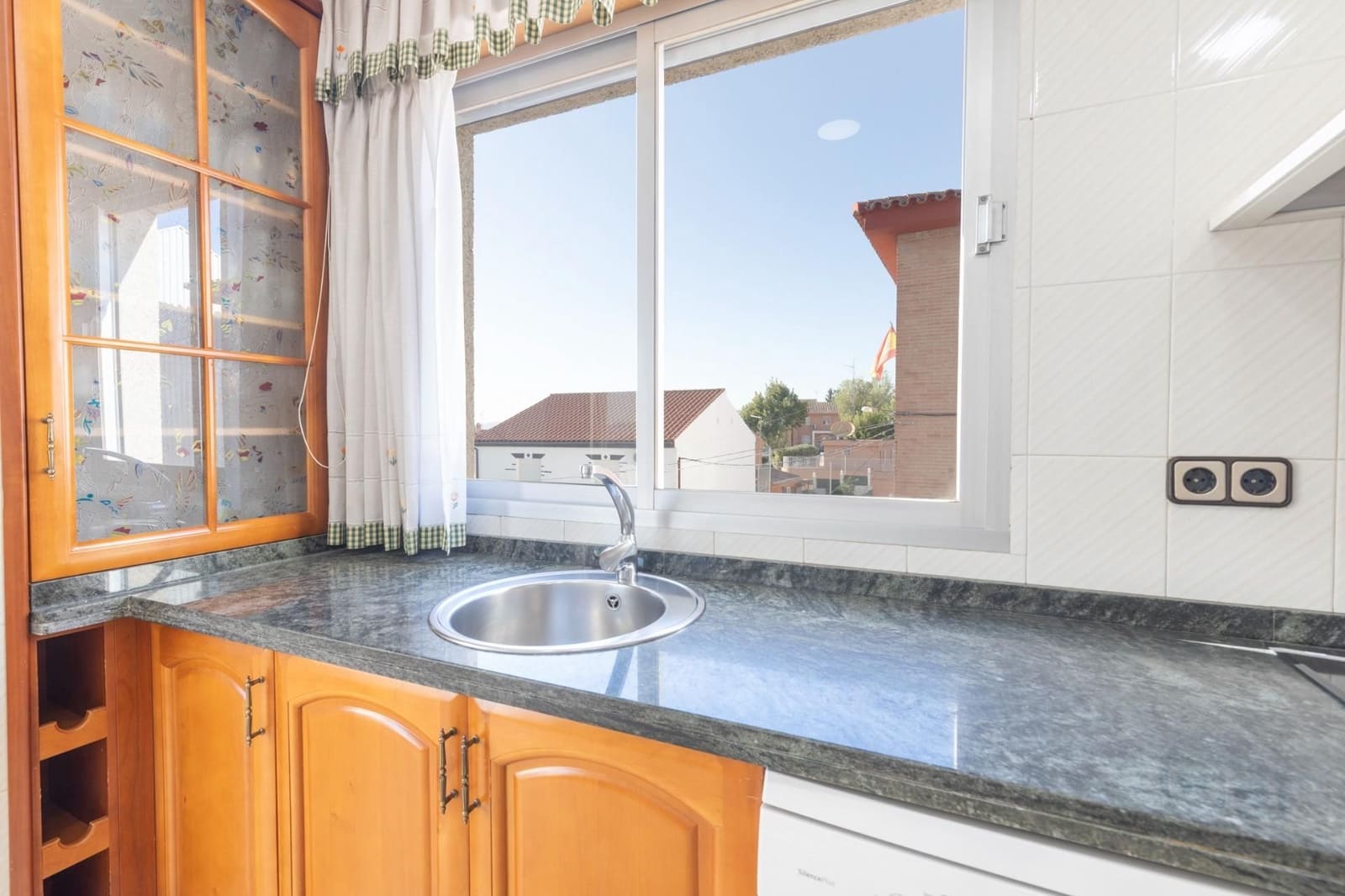 5 chambre Villa/Maison Semi-Mitoyenne à vendre à Jun avec garage - 270 000 € (Ref: 9534233)