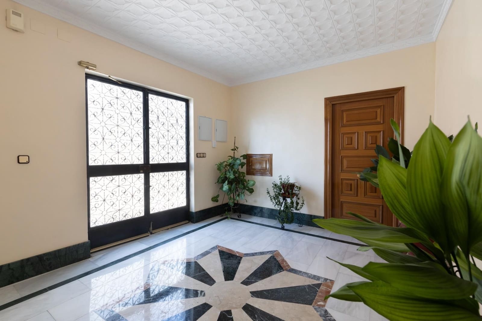 5 chambre Villa/Maison Semi-Mitoyenne à vendre à Jun avec garage - 270 000 € (Ref: 9534233)