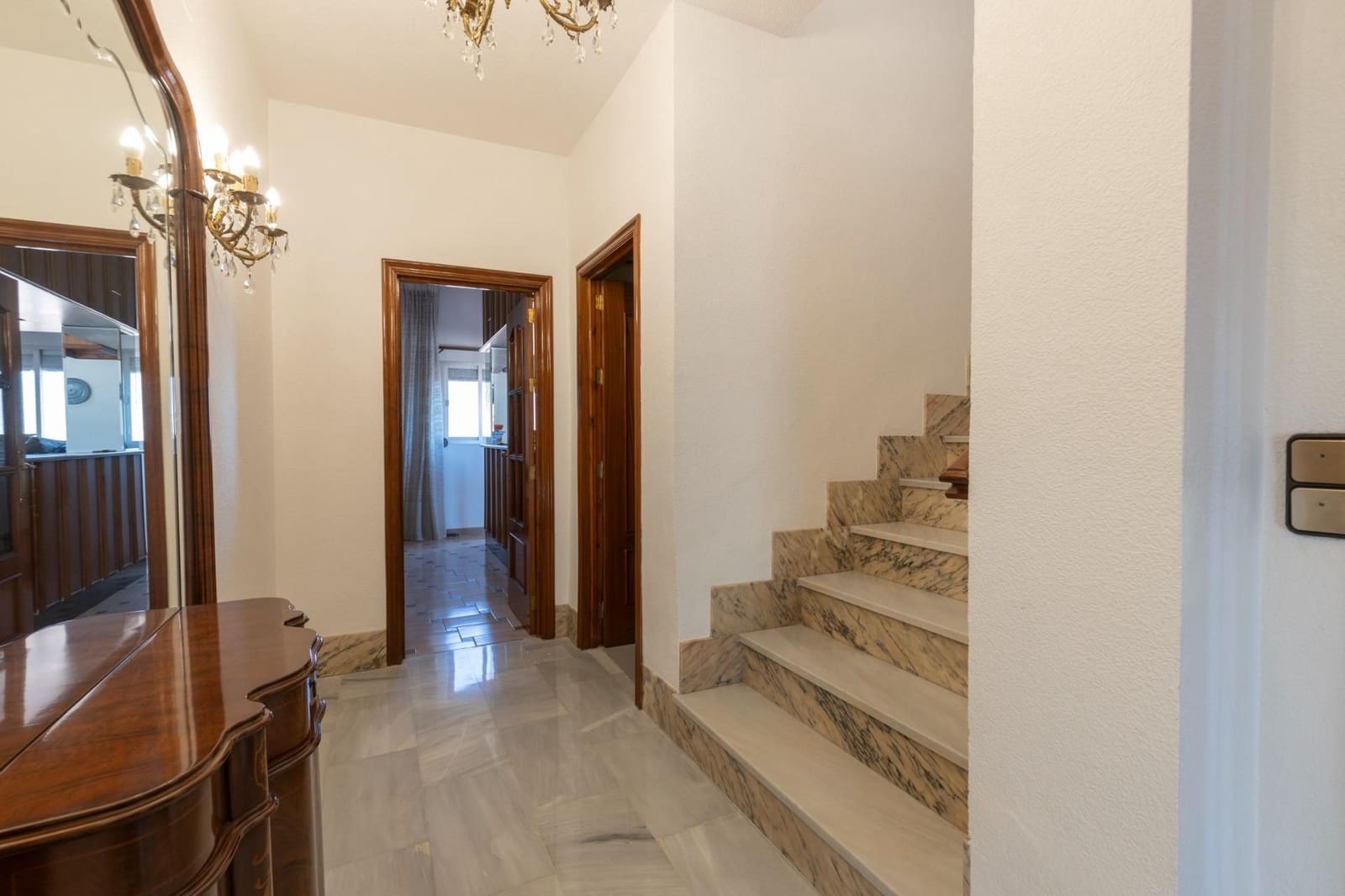 5 chambre Villa/Maison Semi-Mitoyenne à vendre à Jun avec garage - 270 000 € (Ref: 9534233)