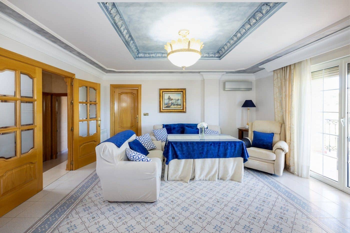 6 sypialnia Willa na sprzedaż w Gojar z basenem garażem - 699 900 € (Ref: 9534237)